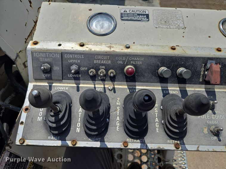 image for item EV1590 1997 Ford F800 digger derrick truck