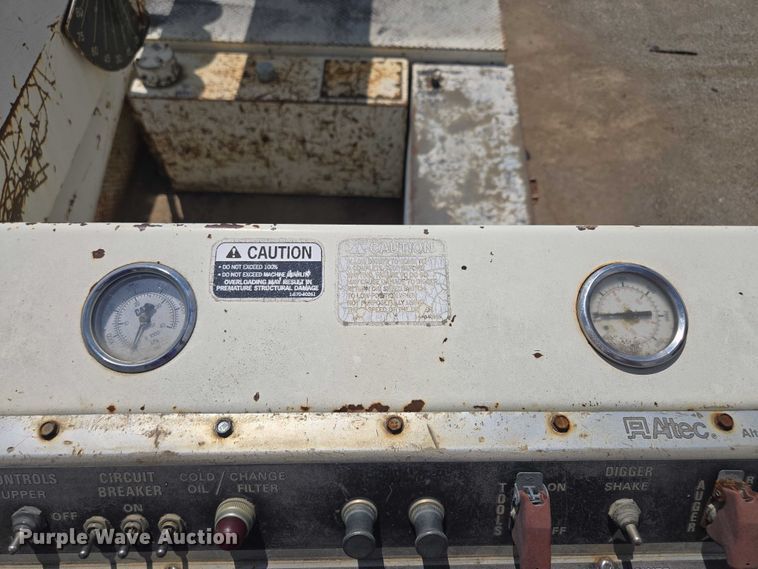 image for item EV1590 1997 Ford F800 digger derrick truck