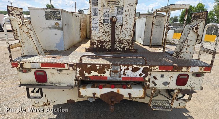 image for item EV1590 1997 Ford F800 digger derrick truck