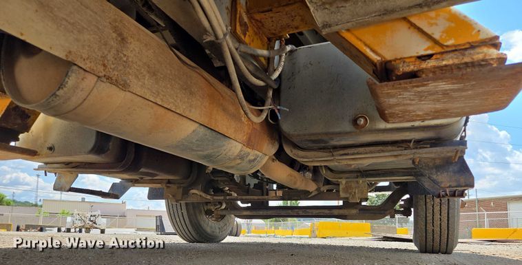 image for item EV1590 1997 Ford F800 digger derrick truck