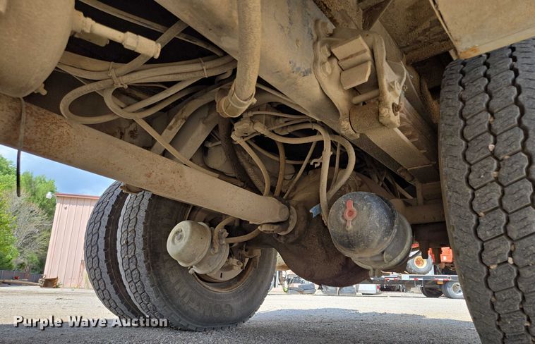 image for item EV1590 1997 Ford F800 digger derrick truck