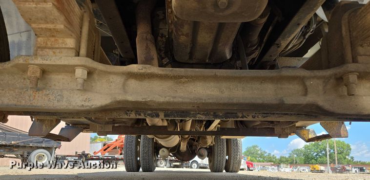 image for item EV1590 1997 Ford F800 digger derrick truck