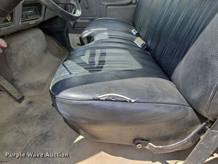 image for item EV1590 1997 Ford F800 digger derrick truck