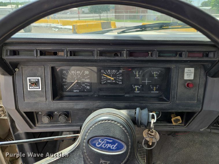 image for item EV1590 1997 Ford F800 digger derrick truck