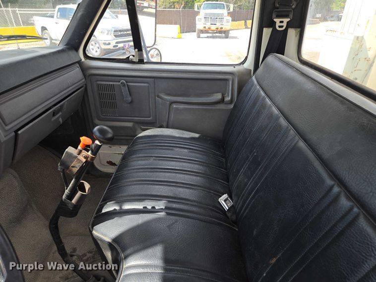 image for item EV1590 1997 Ford F800 digger derrick truck