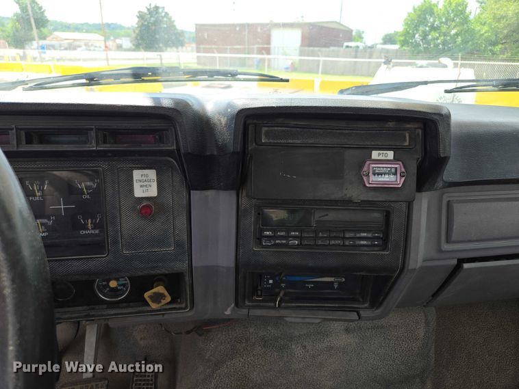 image for item EV1590 1997 Ford F800 digger derrick truck