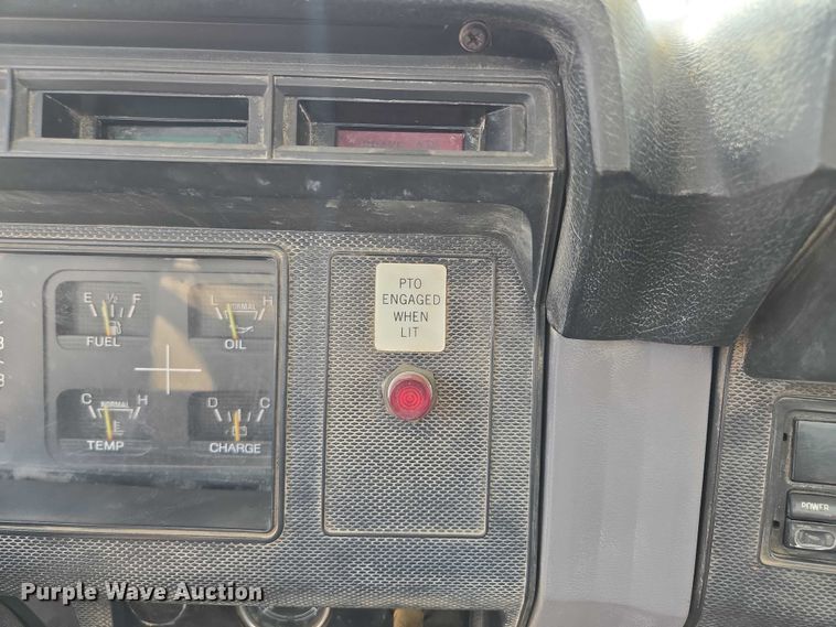 image for item EV1590 1997 Ford F800 digger derrick truck