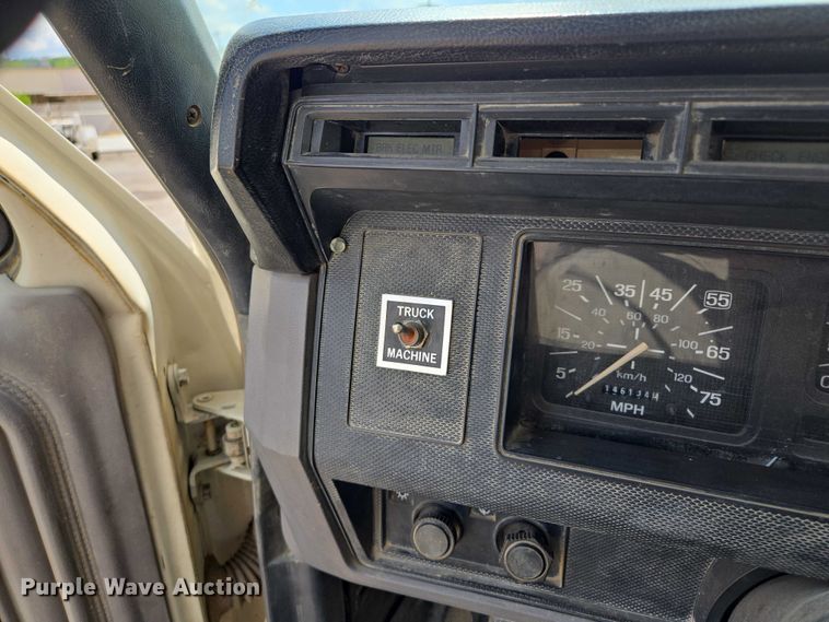 image for item EV1590 1997 Ford F800 digger derrick truck