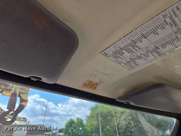 image for item EV1590 1997 Ford F800 digger derrick truck