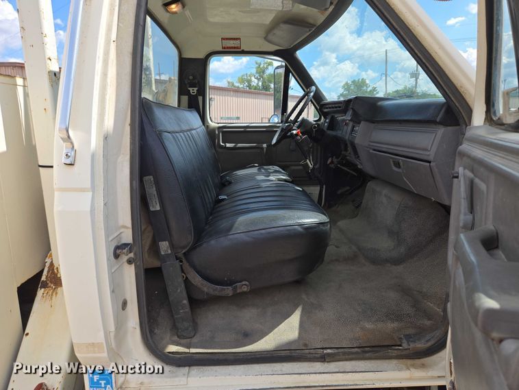 image for item EV1590 1997 Ford F800 digger derrick truck