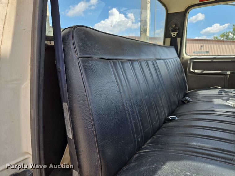 image for item EV1590 1997 Ford F800 digger derrick truck