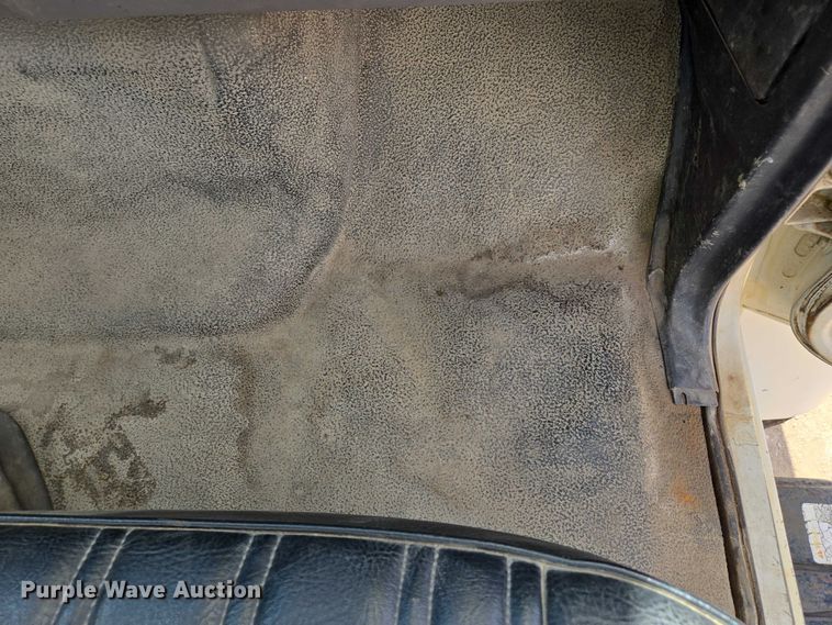 image for item EV1590 1997 Ford F800 digger derrick truck