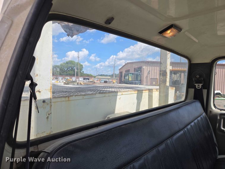 image for item EV1590 1997 Ford F800 digger derrick truck