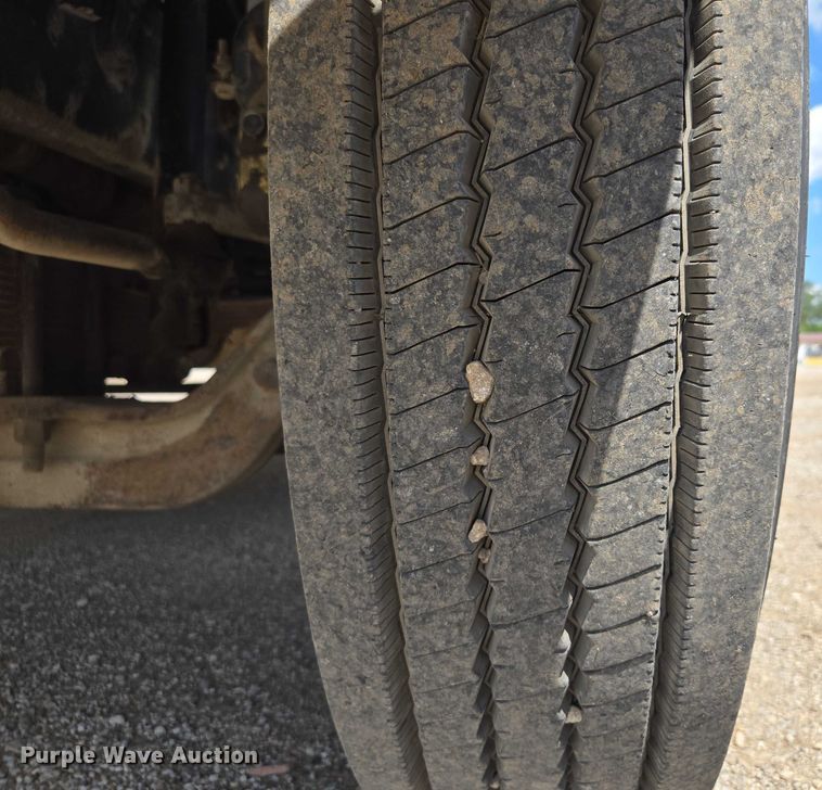 image for item EV1590 1997 Ford F800 digger derrick truck