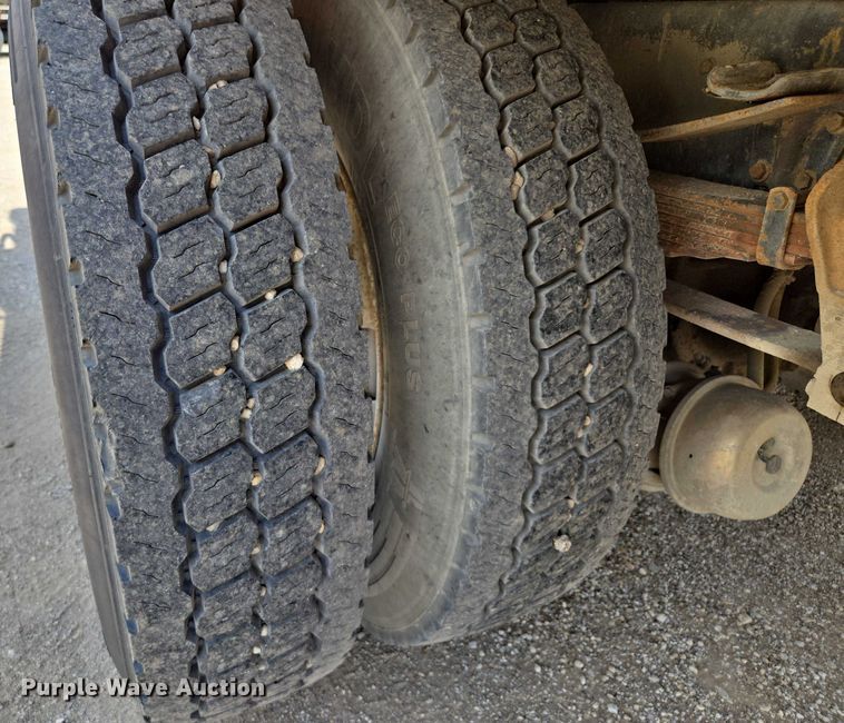 image for item EV1590 1997 Ford F800 digger derrick truck