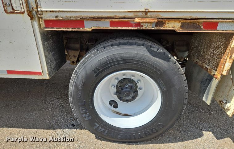 image for item EV1590 1997 Ford F800 digger derrick truck