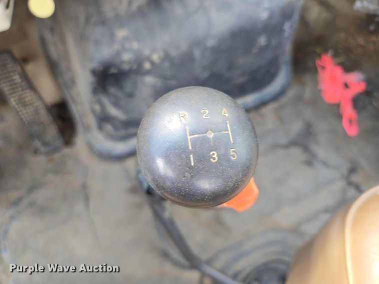 image for item EV1591 1988 Ford F800 truck cab and chassis