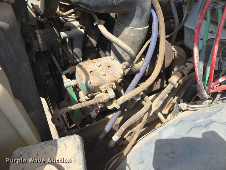 image for item EV1591 1988 Ford F800 truck cab and chassis