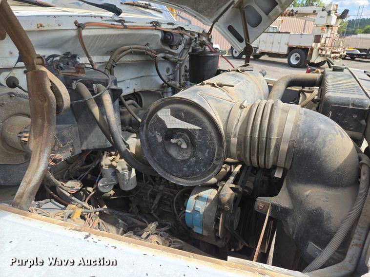 image for item EV1591 1988 Ford F800 truck cab and chassis