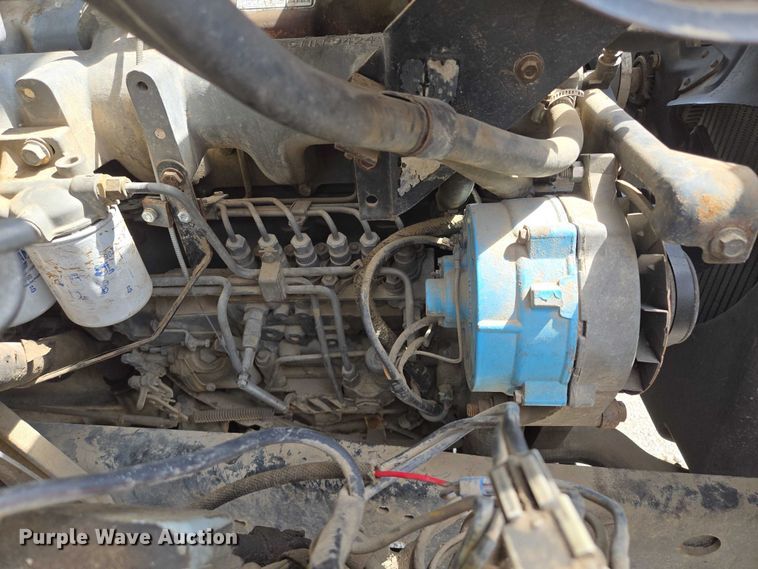 image for item EV1591 1988 Ford F800 truck cab and chassis