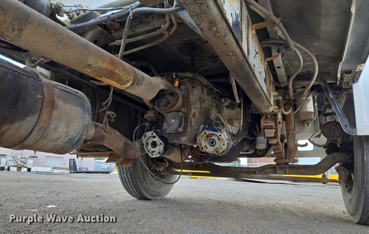 image for item EV1592 1988 Ford F800 