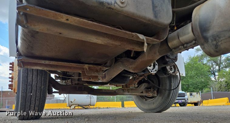 image for item EV1592 1988 Ford F800 