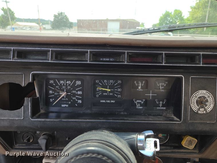 image for item EV1592 1988 Ford F800 