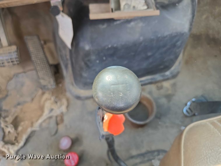 image for item EV1592 1988 Ford F800 