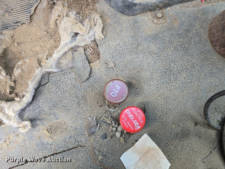 image for item EV1592 1988 Ford F800 