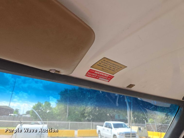 image for item EV1592 1988 Ford F800 