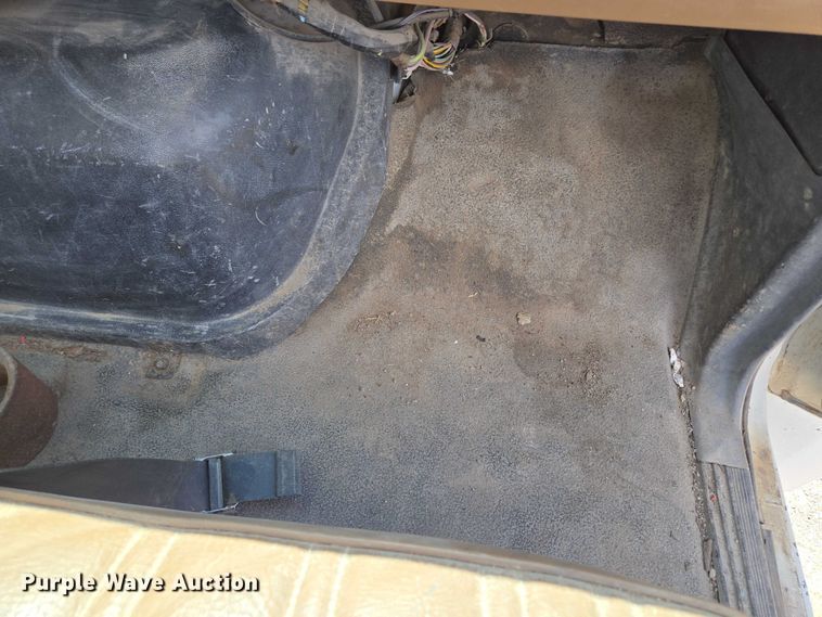 image for item EV1592 1988 Ford F800 