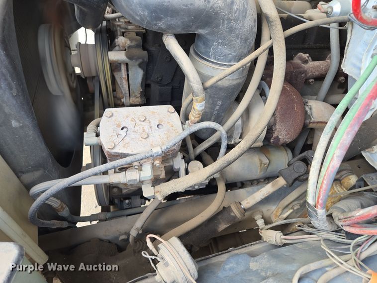 image for item EV1592 1988 Ford F800 