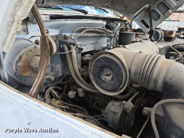 image for item EV1592 1988 Ford F800 