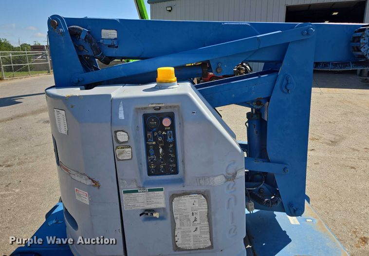 image for item EV1597 1998 Genie Z-34/22N boom lift