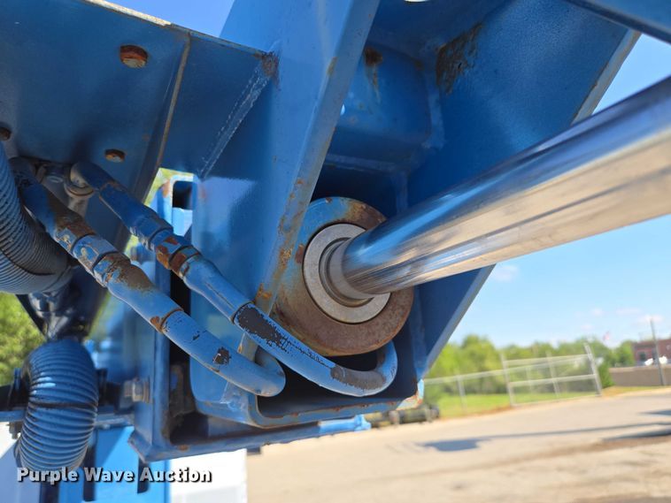 image for item EV1597 1998 Genie Z-34/22N boom lift