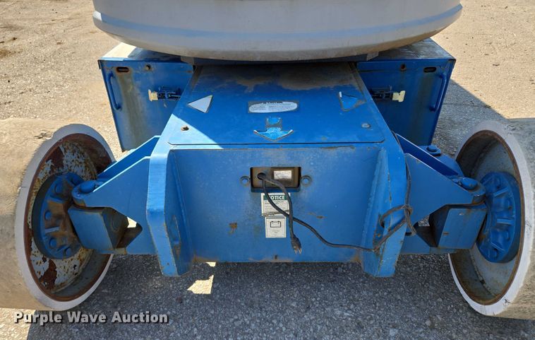 image for item EV1597 1998 Genie Z-34/22N boom lift