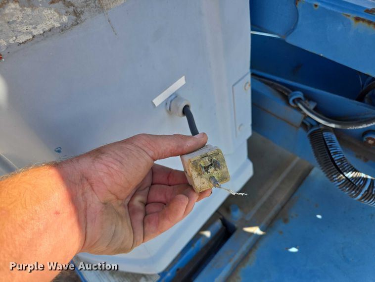 image for item EV1597 1998 Genie Z-34/22N boom lift