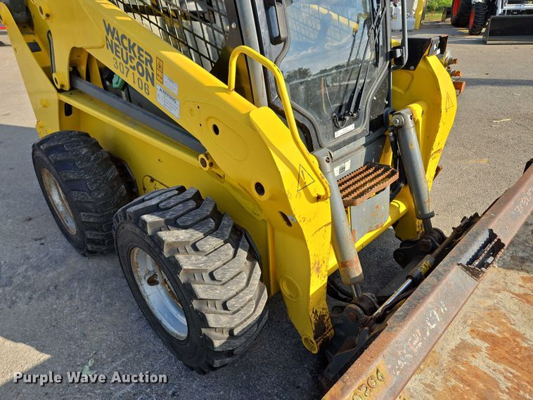 image for item EV1604 Wacker Neuson SW 28 skid steer loader