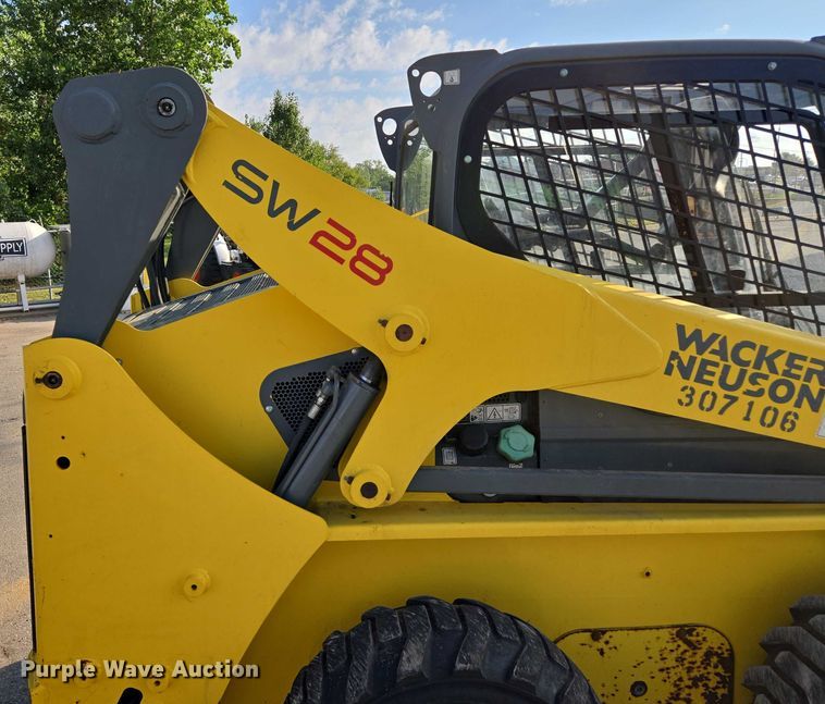 image for item EV1604 Wacker Neuson SW 28 skid steer loader
