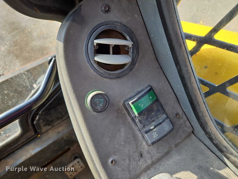 image for item EV1604 Wacker Neuson SW 28 skid steer loader