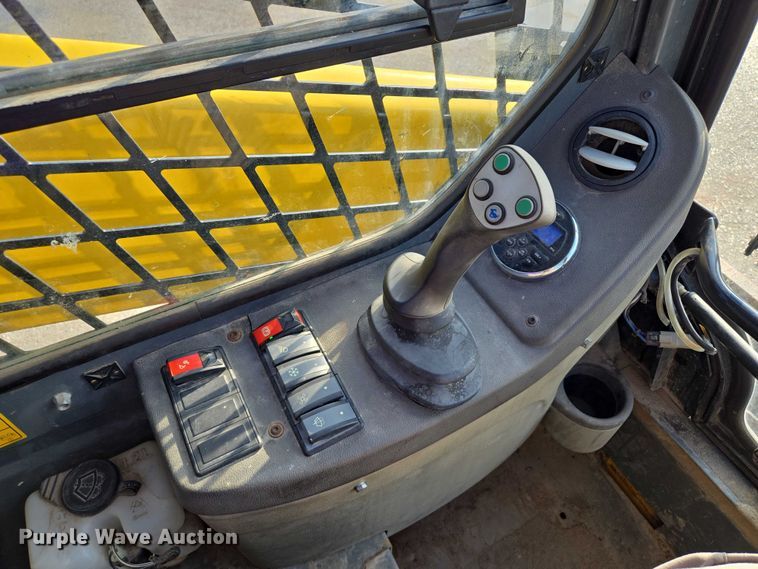 image for item EV1604 Wacker Neuson SW 28 skid steer loader