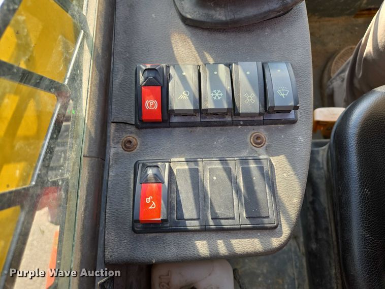 image for item EV1604 Wacker Neuson SW 28 skid steer loader