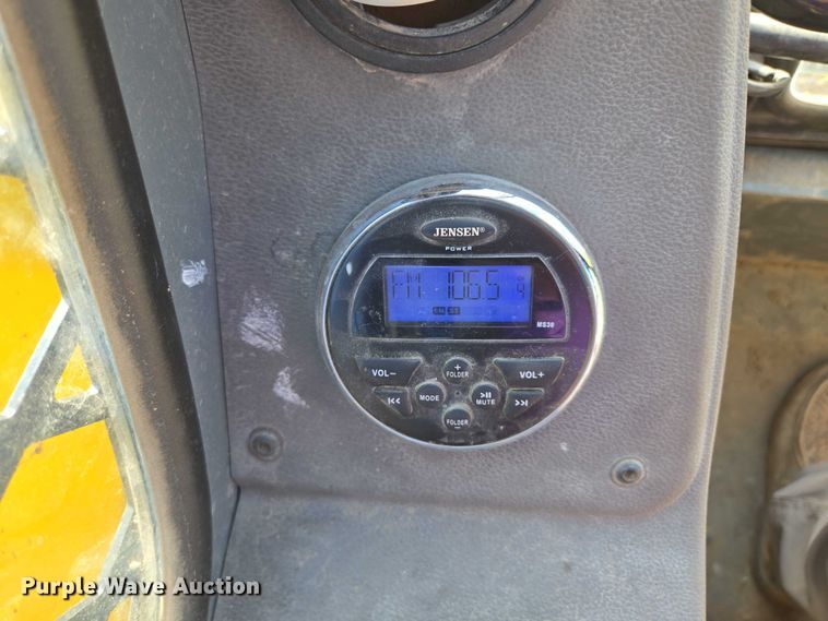 image for item EV1604 Wacker Neuson SW 28 skid steer loader