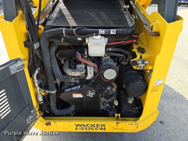 image for item EV1604 Wacker Neuson SW 28 skid steer loader