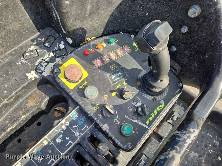 image for item EV1605 Nifty SP64 boom lift