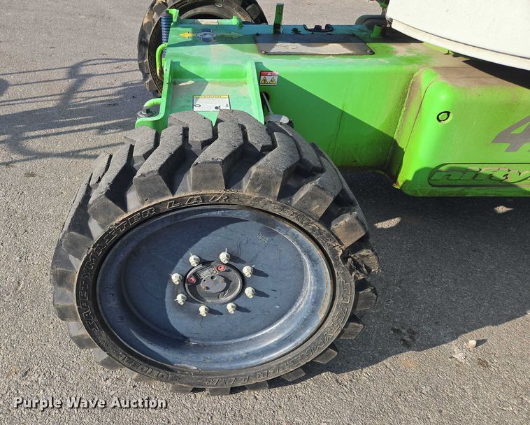 image for item EV1605 Nifty SP64 boom lift