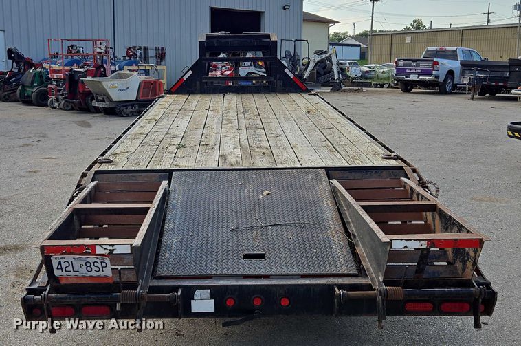 image for item EV1606 2010 Maxey Trailers Mfg.. equipment trailer