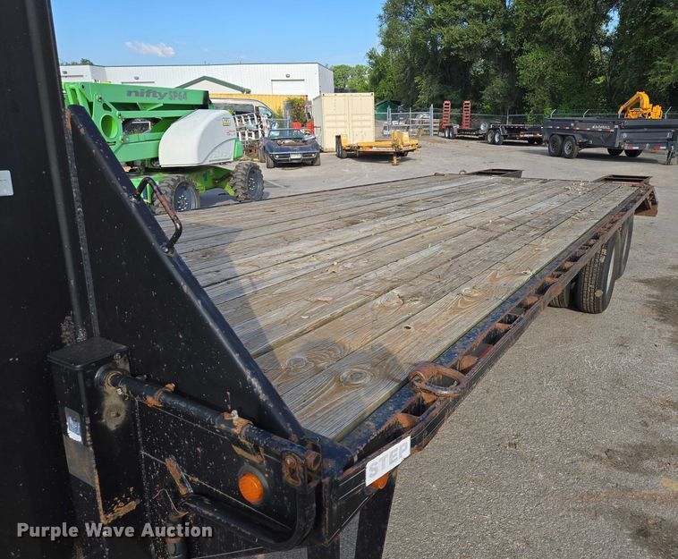 image for item EV1606 2010 Maxey Trailers Mfg.. equipment trailer