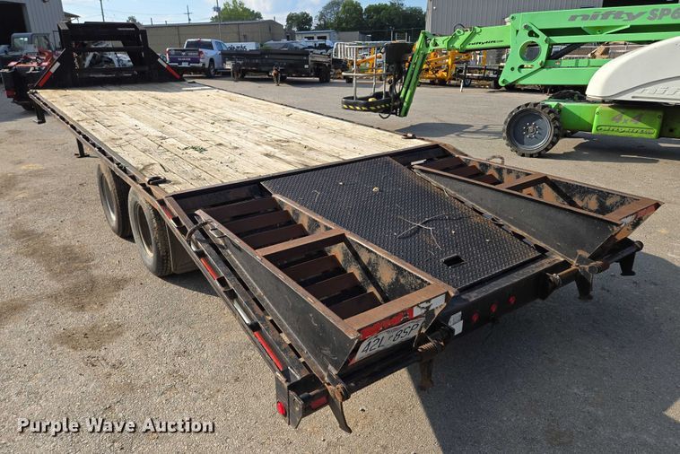 image for item EV1606 2010 Maxey Trailers Mfg.. equipment trailer