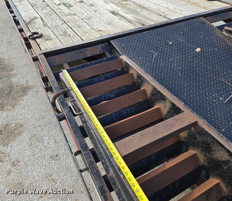 image for item EV1606 2010 Maxey Trailers Mfg.. equipment trailer